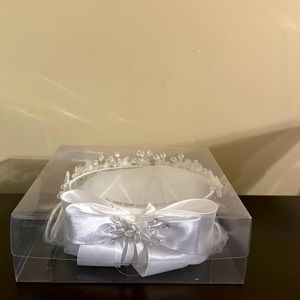 24” Veil w/Corded Flowers & Rhinestones & Satin Bow